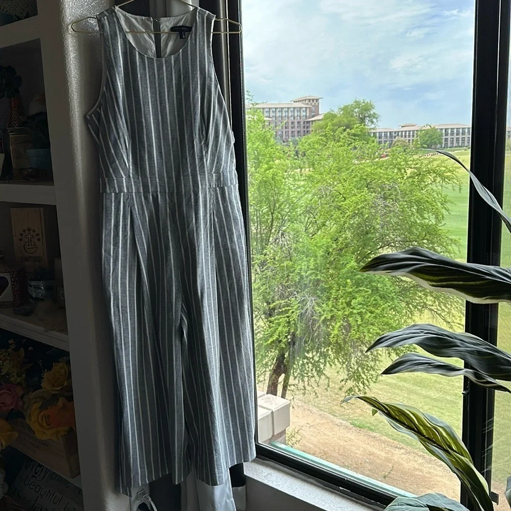 Banana Republic, Linen-cotton blend, wide-leg, cropped tie jumpsuit size 10p